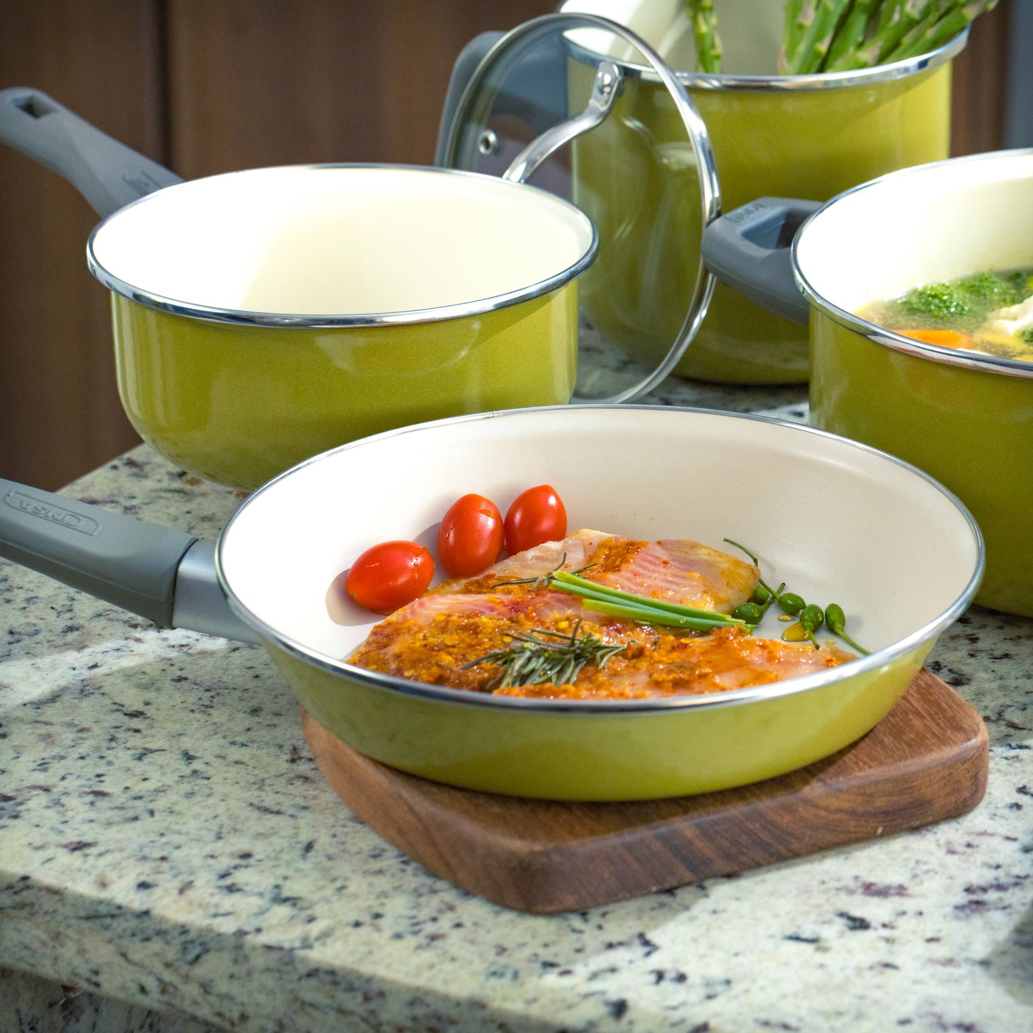 BATERÍA DE COCINA CINSA HEALTY LIVING DE ACERO VITRIFICADO 6 PIEZAS VERDE OLIVO